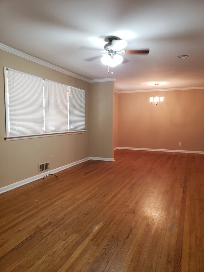 Photo - All On One Level - Sylvan Hills Ranch