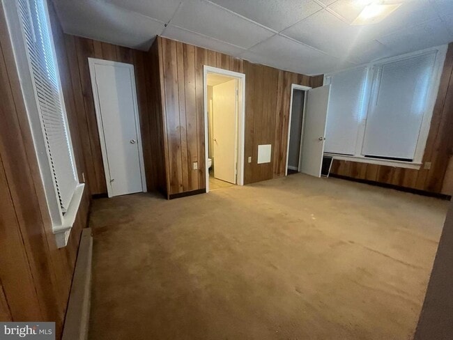 Building Photo - 15413 Norwood Ave Unit B5