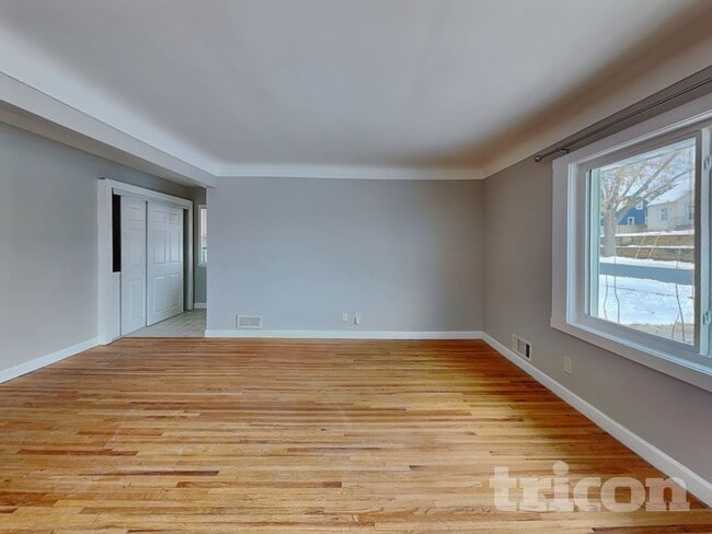 Photo - 4010 Monroe St NE