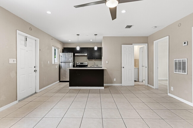 709 SW 13th Ave Unit 2