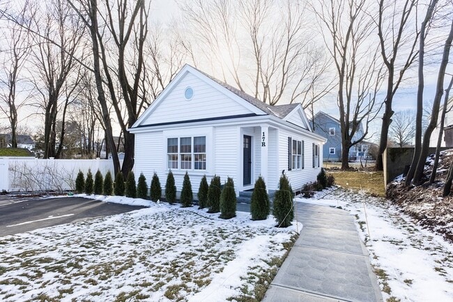 Building Photo - 17 Harding Rd