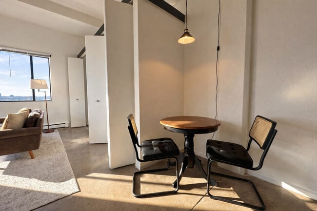 Photo - 823 N 2nd St Unidad SI ID1379046P