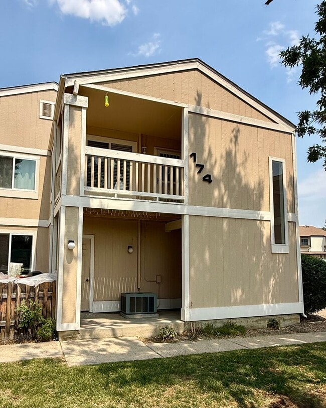 Building Photo - 8759 Chase Dr