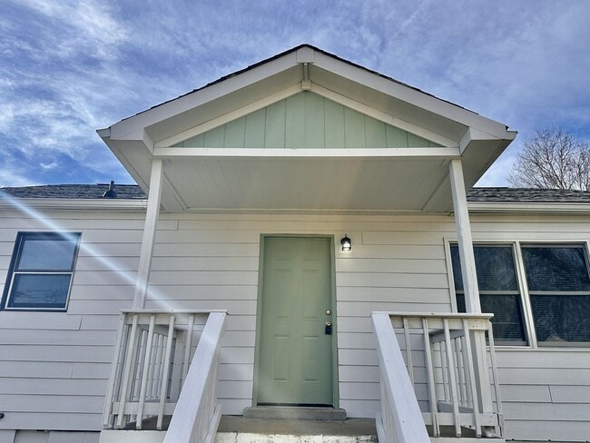 Photo - Renovated 2 Bedroom Pet Friendly Home For Rent!