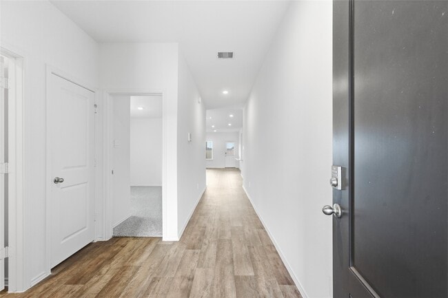 Photo - 31323 Heddington Ln