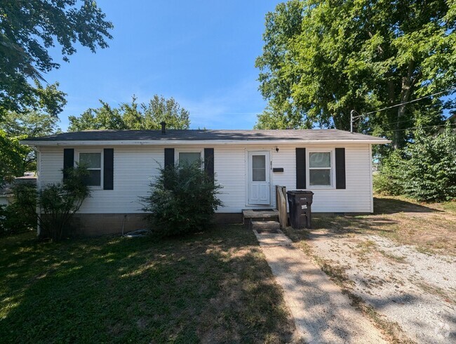 Building Photo - Cozy 3 Bed/ 2 Bath House in the Center of ...