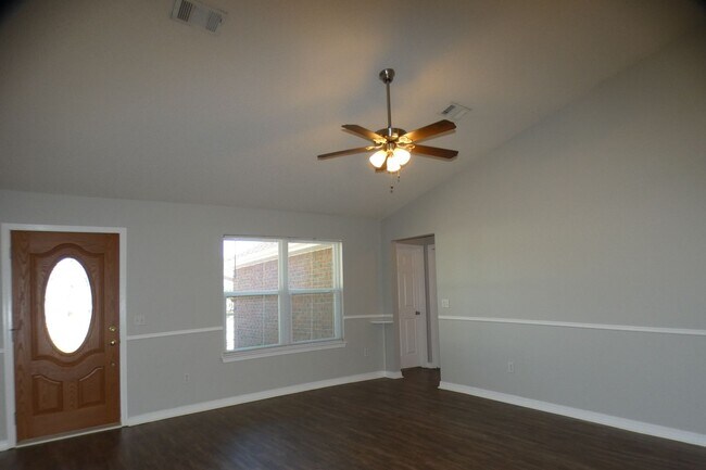 Photo - 4-Bedroom Home On Cul-De-Sac