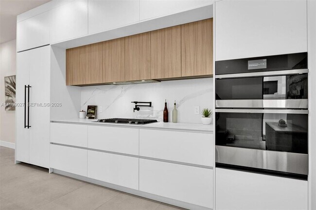 Photo - 920 NE 17th Ave