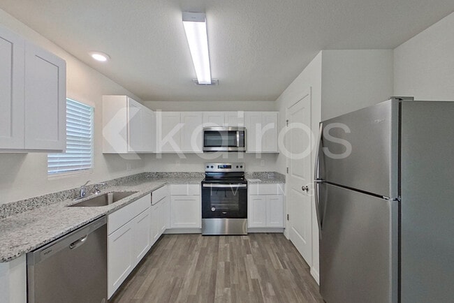 Photo - 1156 Sword St