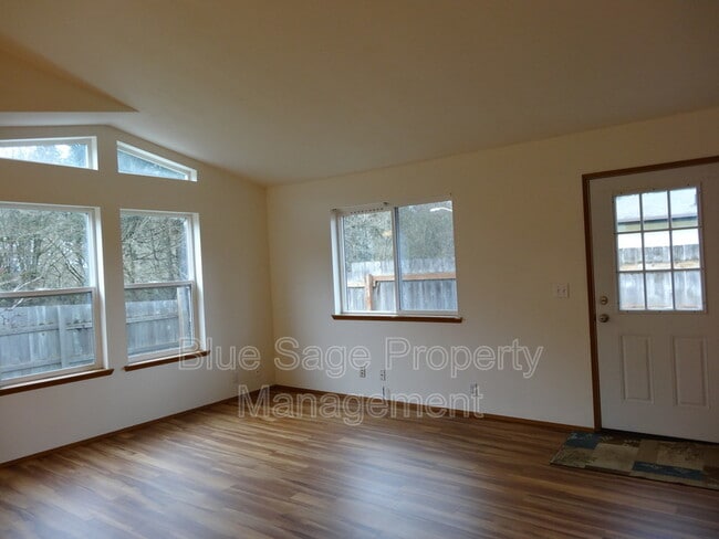 Photo - 906 E Bryson Ave