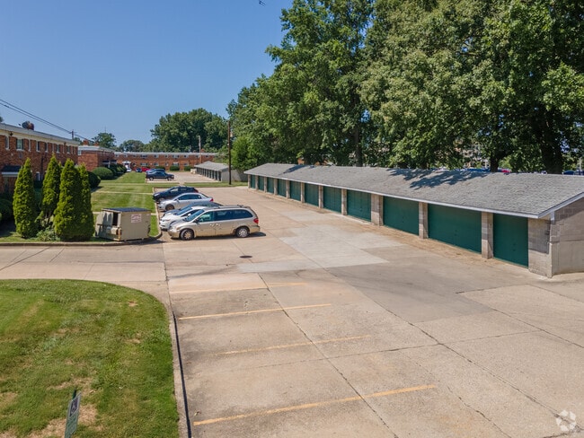 Photo - Emerald Village Apartments