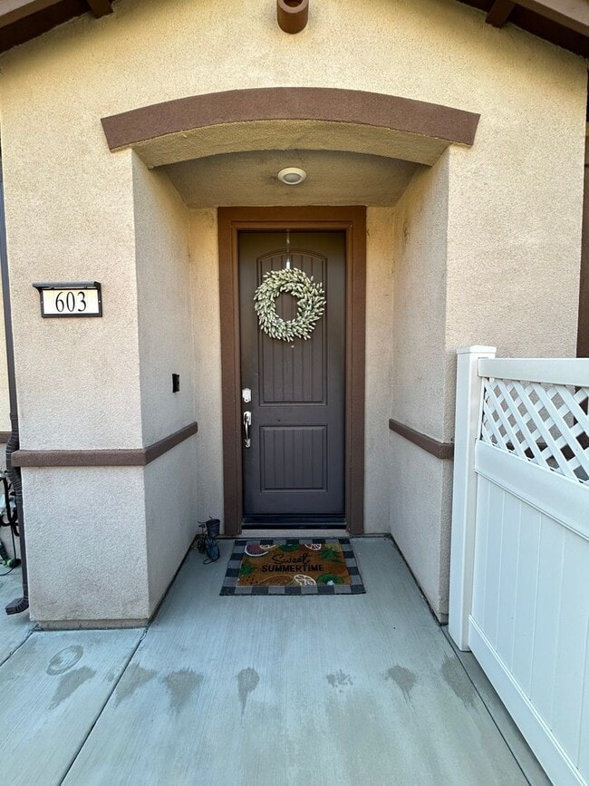 Building Photo - Beautiful Lennar 3 Bedroom - across from MVHS!