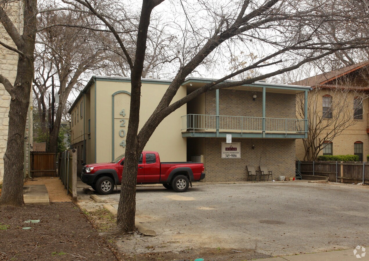 Photo - 4204 Speedway