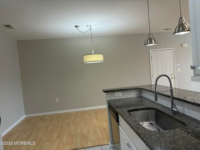 Photo - 610 Sophee Ln