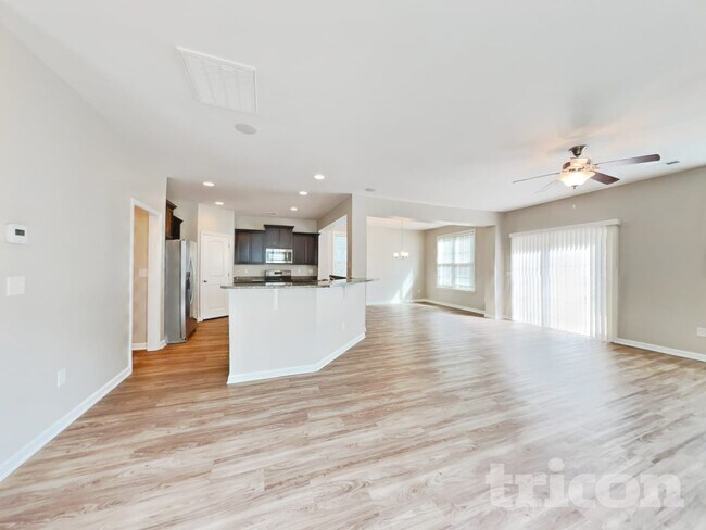 Photo - 127 Dunnsmore Dr