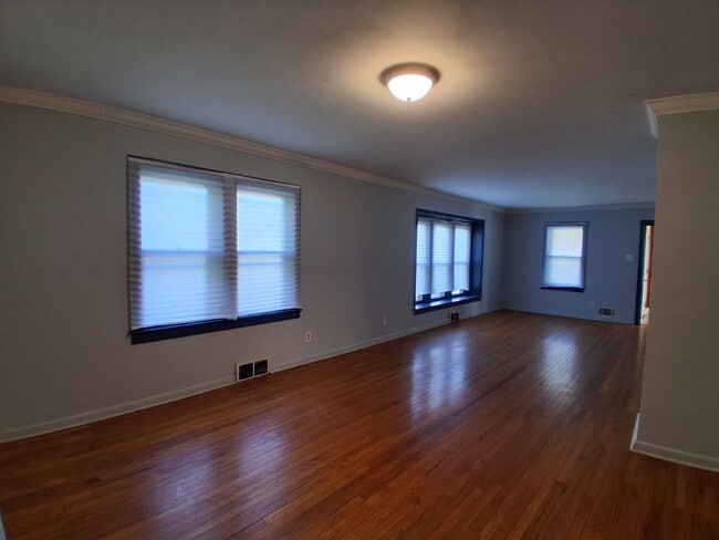 Photo - 1508 E English St