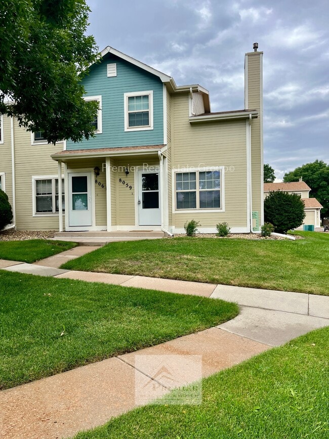 Building Photo - 8059 Lexington Park Dr Rental