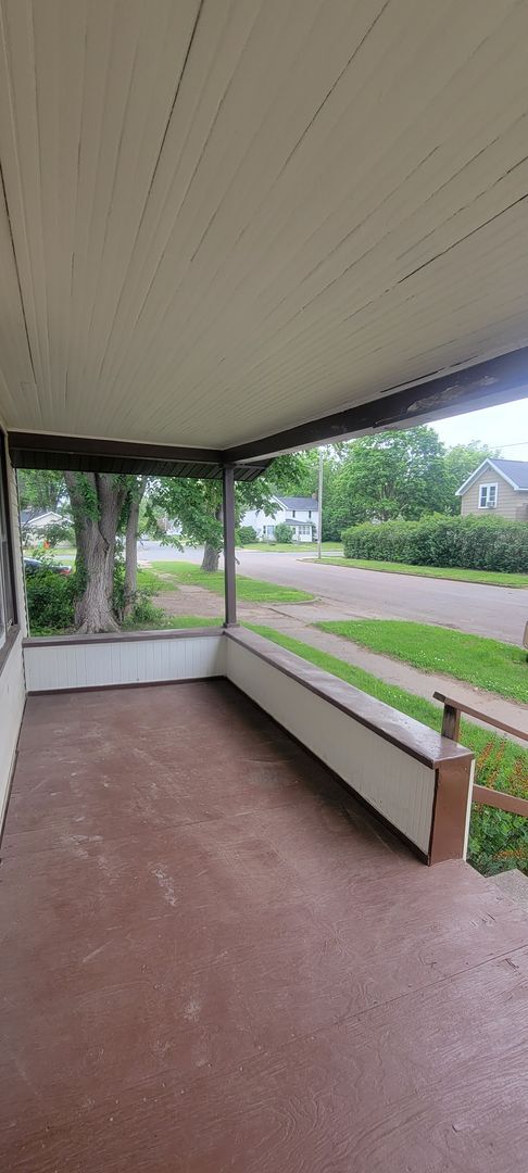 Photo - Single Family Home For Rent: 216 8th Ave