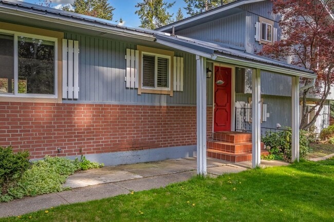 Photo - Emerald Estates 4 bed 2 bath with fenced yard