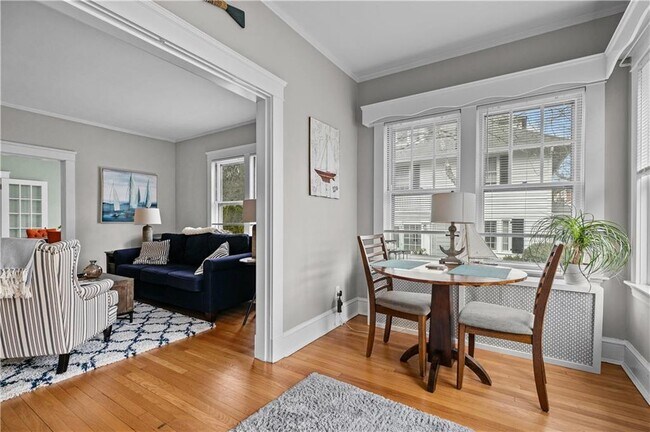 Photo - 75 Ayrault St