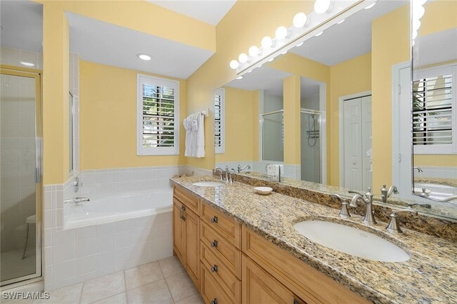 Building Photo - 27190 Oakwood Lake Dr Unit 102