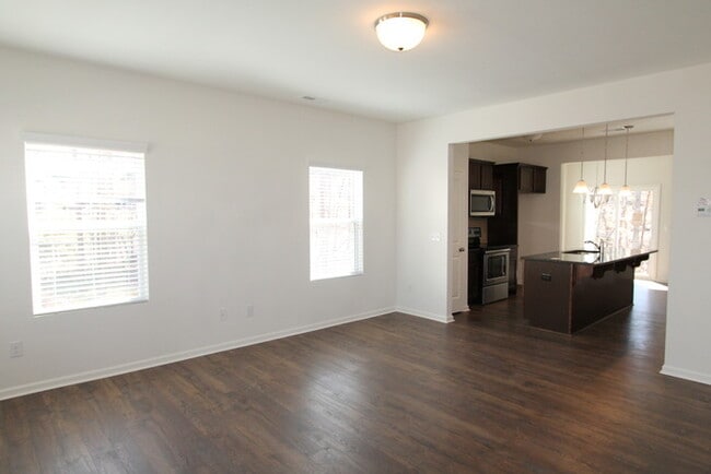Photo - 2BD Townhome minutes from Downtown Pinevil...