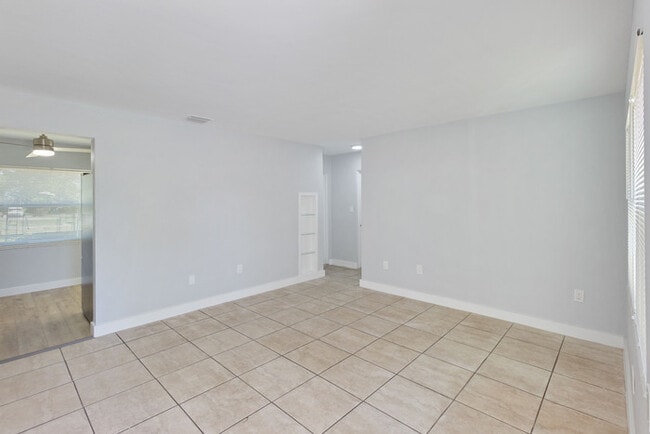 Photo - 2525 Forest Dr