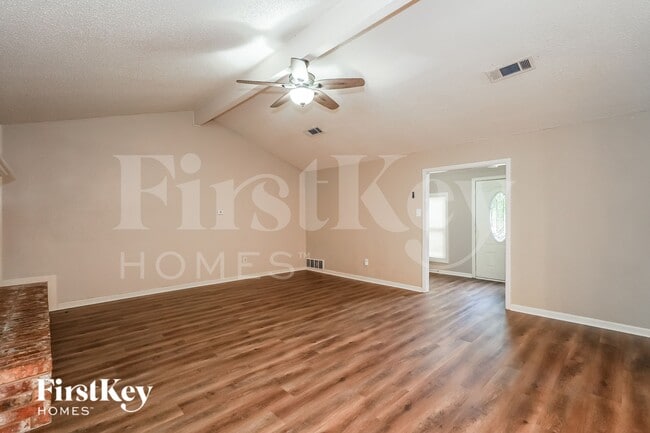 Photo - 2100 Cedar Ct