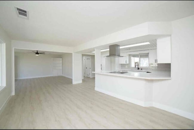 Photo - 841 N Fine Ave