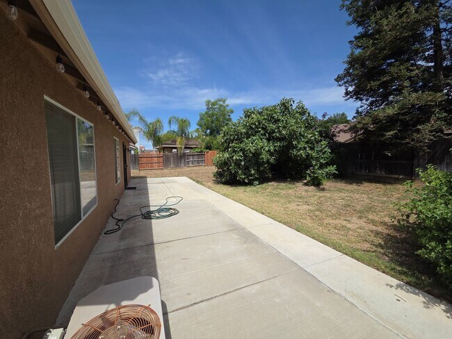 Photo - For Rent: 3 bedroom 2 bath