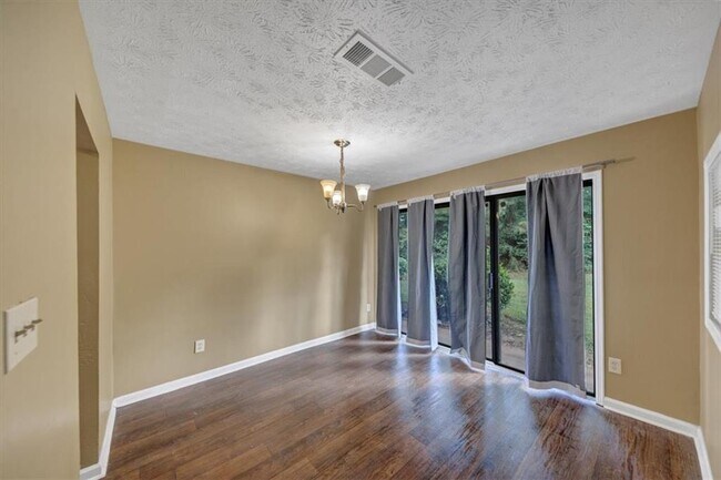 Photo - 3575 Oakvale Rd Unit 302