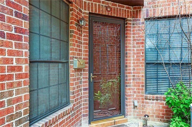 Photo - 2732 W Holcombe Blvd