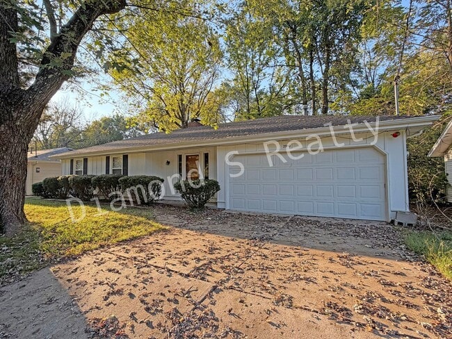 Charming 3 bedroom Home near Hwy 65 and Ch... - Charming 3 bedroom Home near Hwy 65 and Ch...