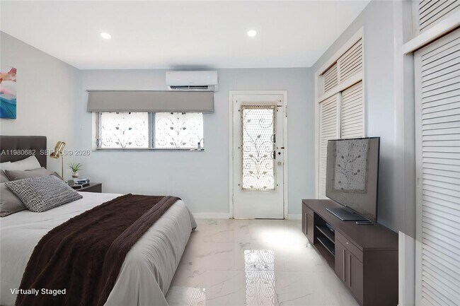 820 SW 11th Ave Unit 14B
