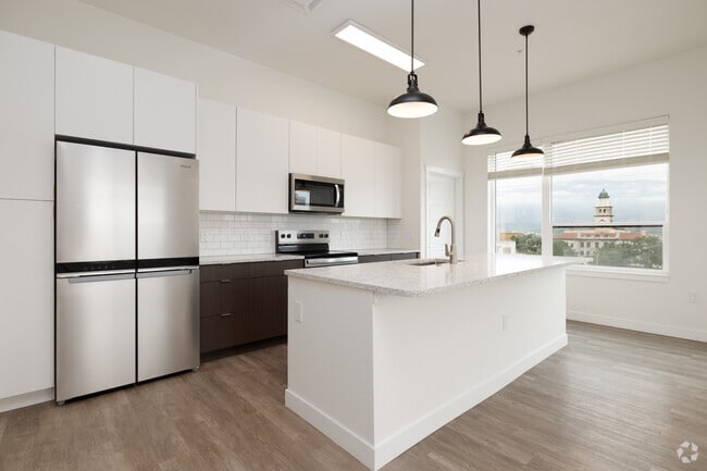 2BR, 2BA - 1,193SF - Kitchen