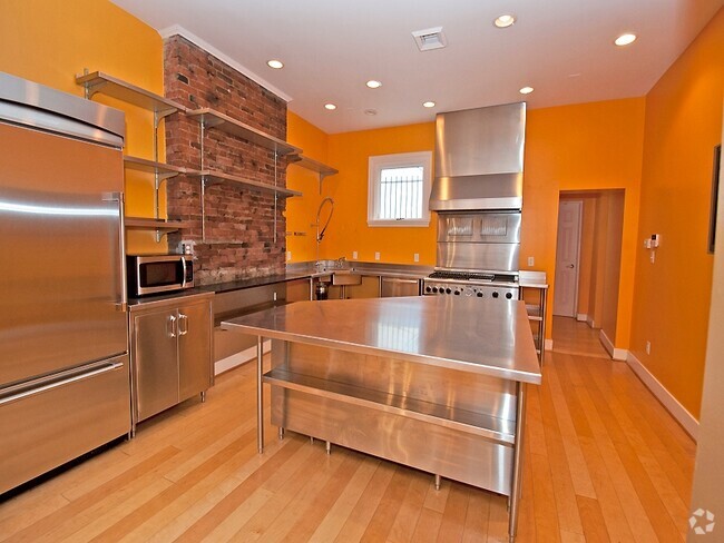 Building Photo - 1922 E Carson St Rental