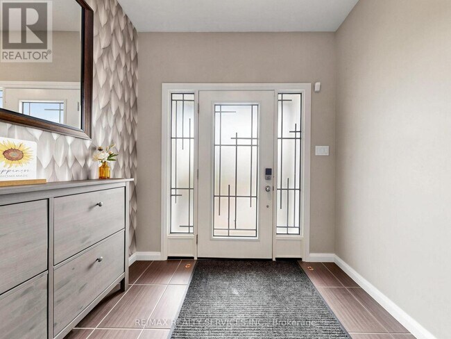 Photo - 291 Hardcastle Dr