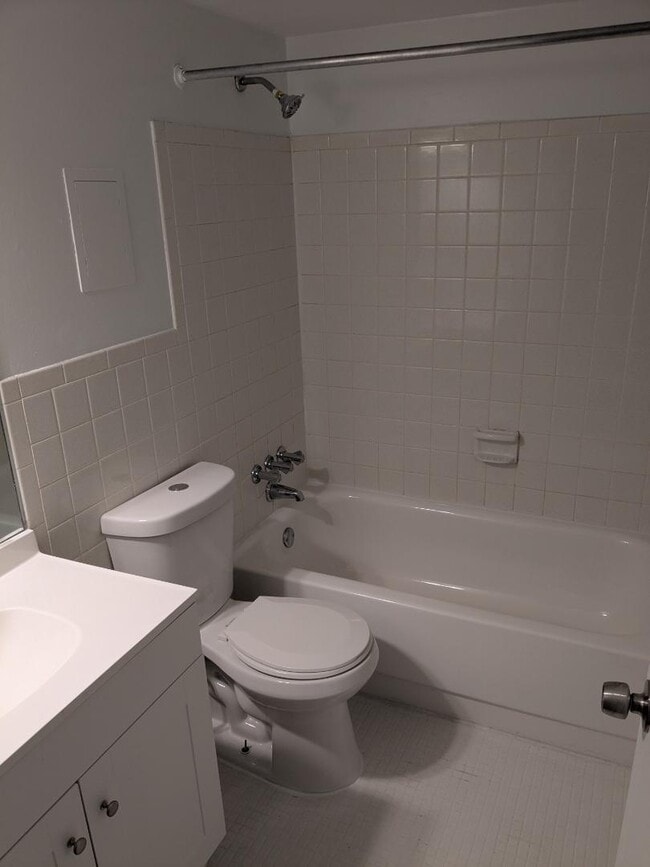 Photo - 620 Pedretti Ave