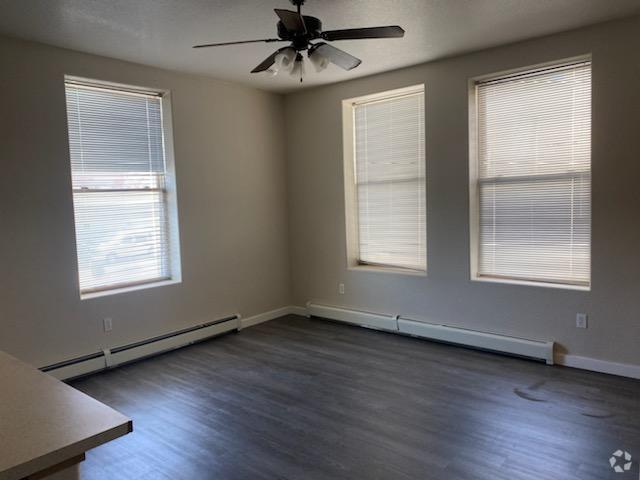 Building Photo - 432 S Jackson St Unit 2 Rental