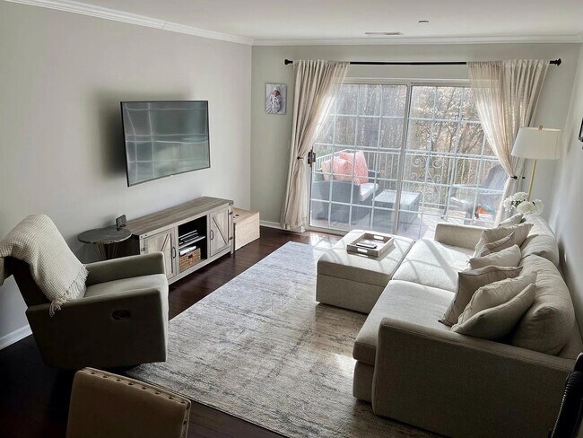 Photo - 253 Riveredge Dr