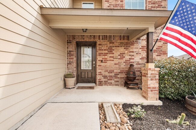 Photo - 432 Salt Fork