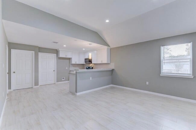 Photo - 5824 Glen Lee Dr