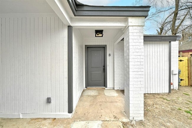 Photo - 9803 Aberdeen Way