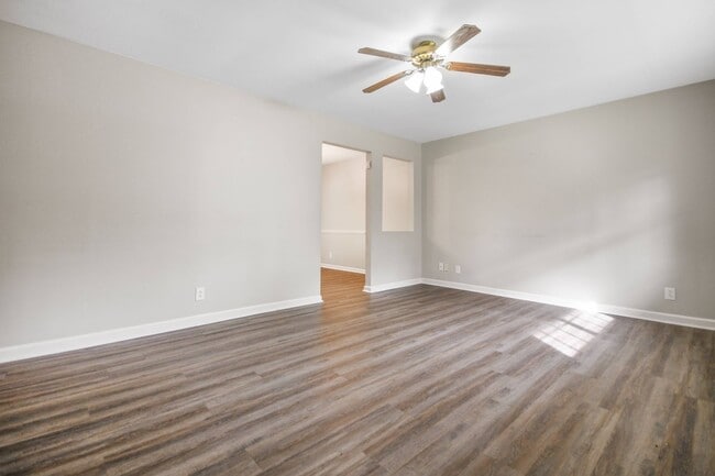 Photo - Pet Friendly Three Bedroom!