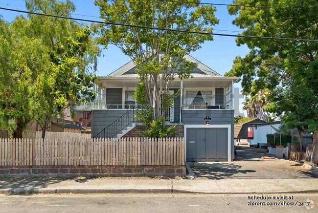 Building Photo - 29 Mariposa Rd Rental