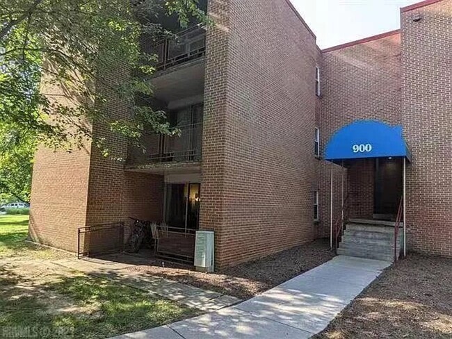 Building Photo - Blacksburg, 2BR / 1 BA, Available