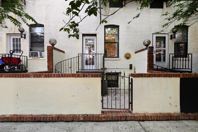 Building Photo - 222-224 48th St Unit 1H Rental