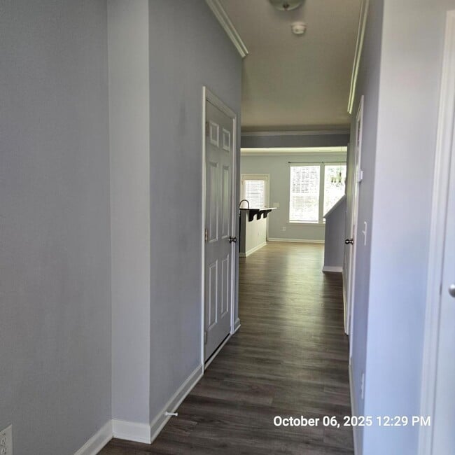 Photo - 190 Thornhill Dr