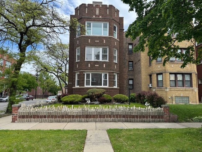 Building Photo - 7301 S Constance Ave Rental