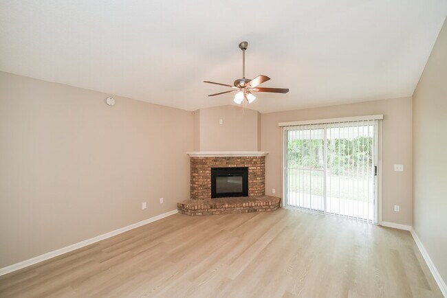 Photo - 2066 Tanager Dr